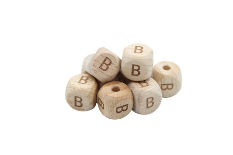 Lettre 12mm - en hêtre naturel - Perle en bois