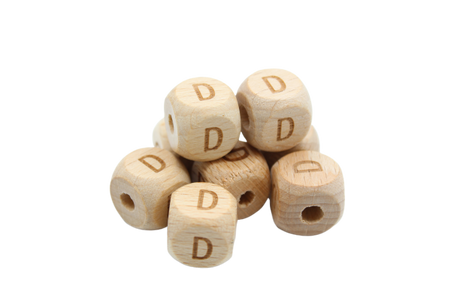 Lettre 12mm - en hêtre naturel - Perle en bois
